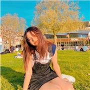 Étudiante en informatique bilingue prose des cours d’anglais, maths et informatique